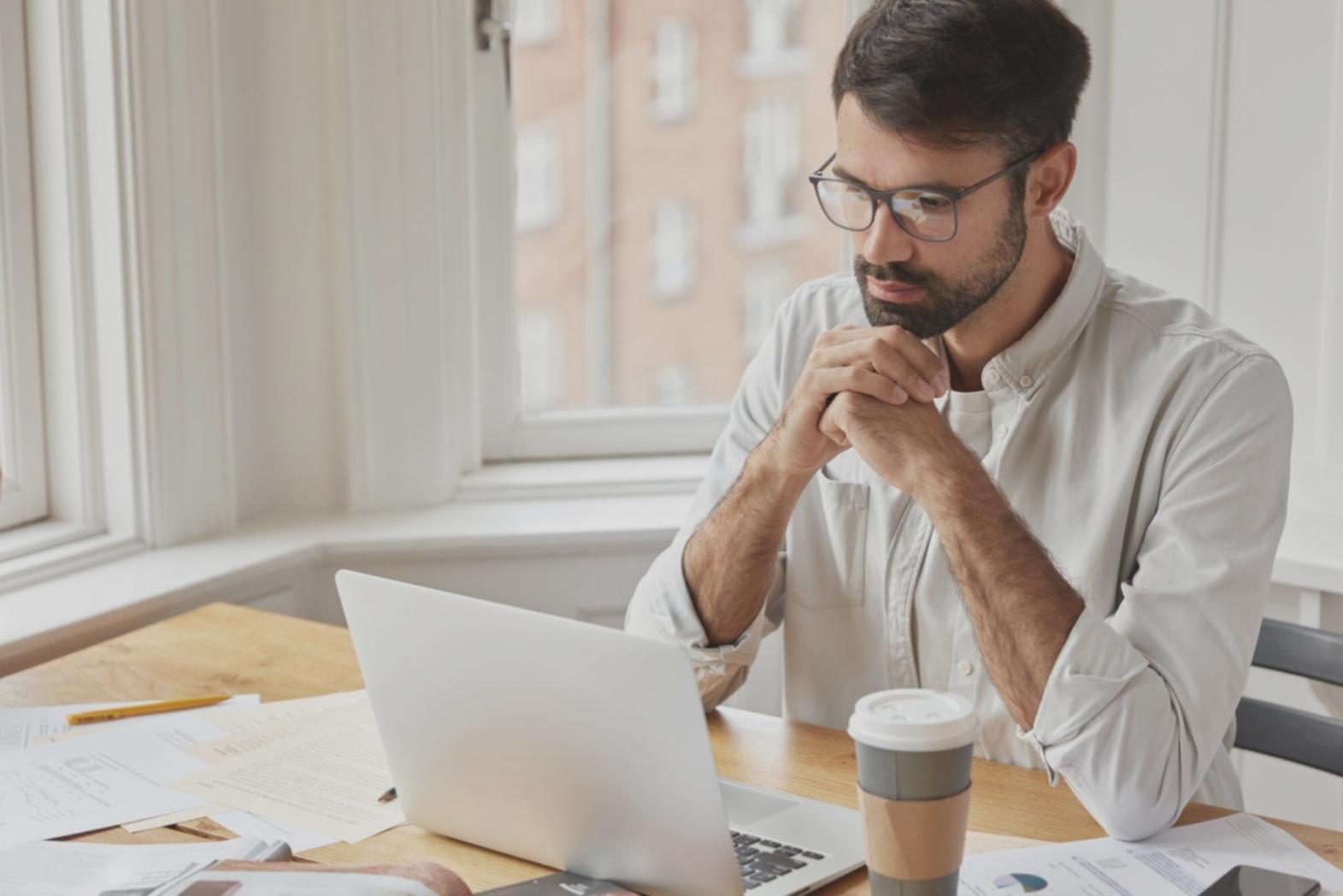 Graphiques et documents montrant l'évolution positive des finances personnelles